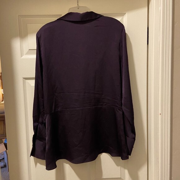 EUC Tahari satin blouse with peplum  Size L - Picture 2 of 6